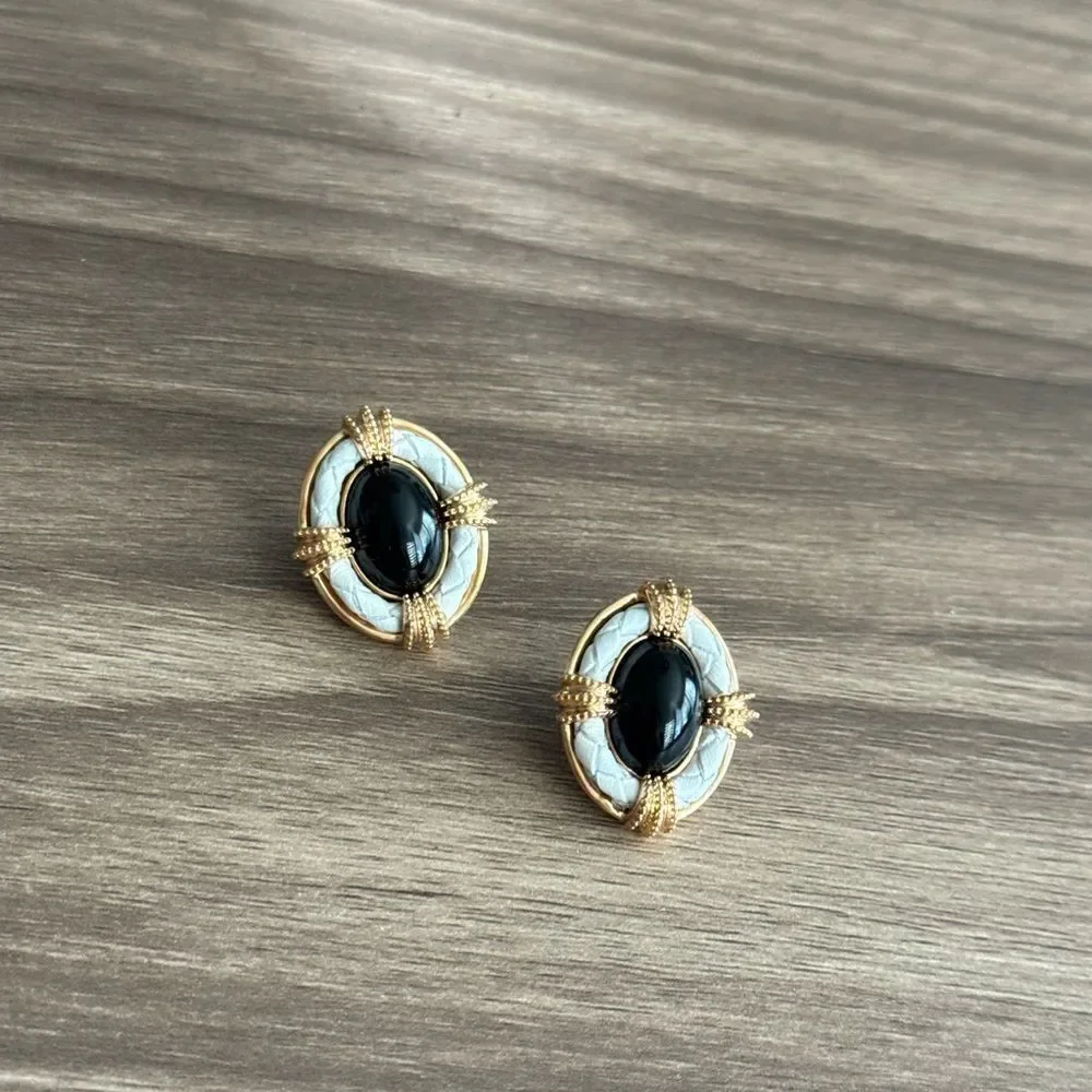 Retro Oval Earrings Q931